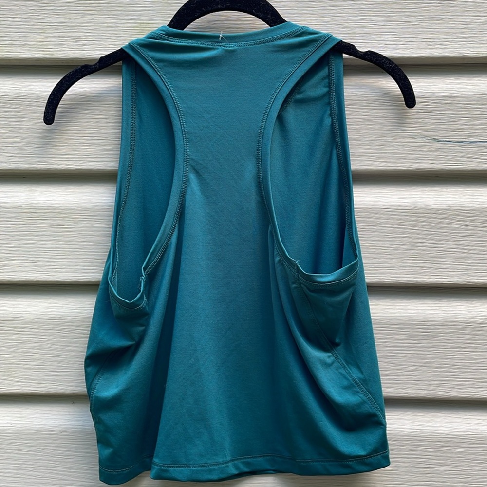 Teal Racerback Cropped Workout Tank Top - Picture 5 of 7